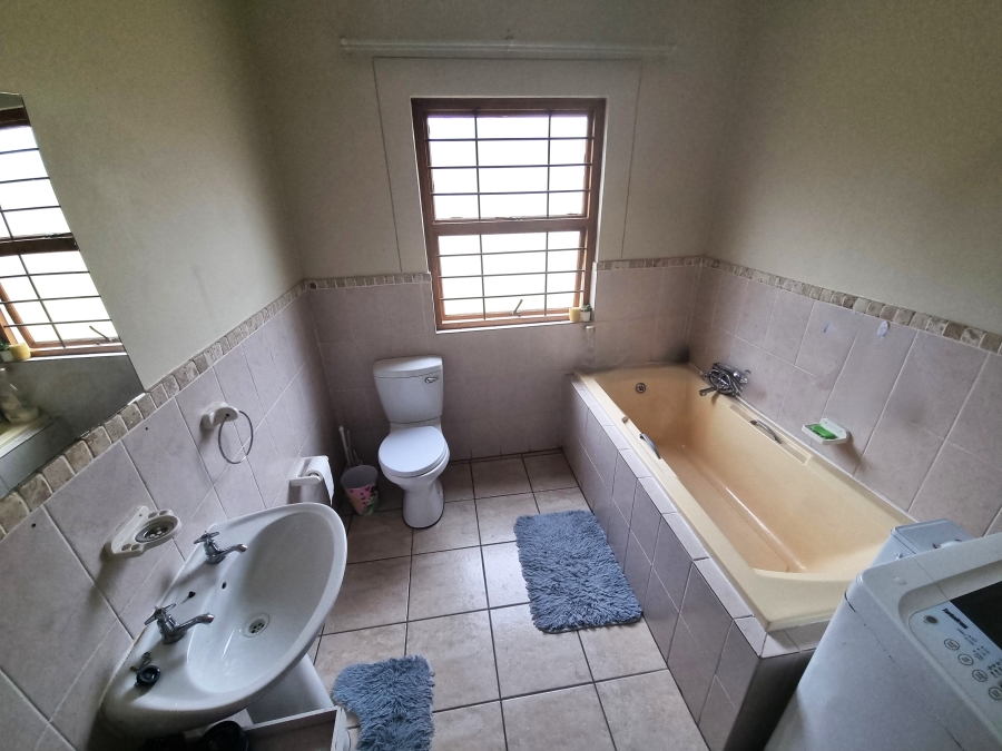 2 Bedroom Property for Sale in Waterval East North West